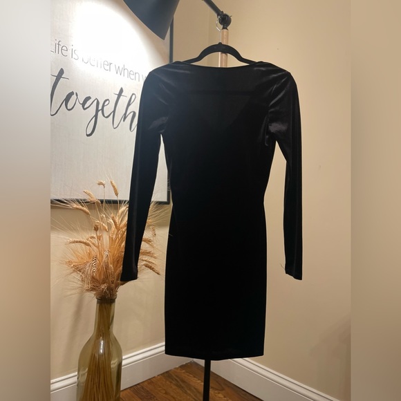 H&M Black Velvet Bodycon Dress - Picture 4 of 6